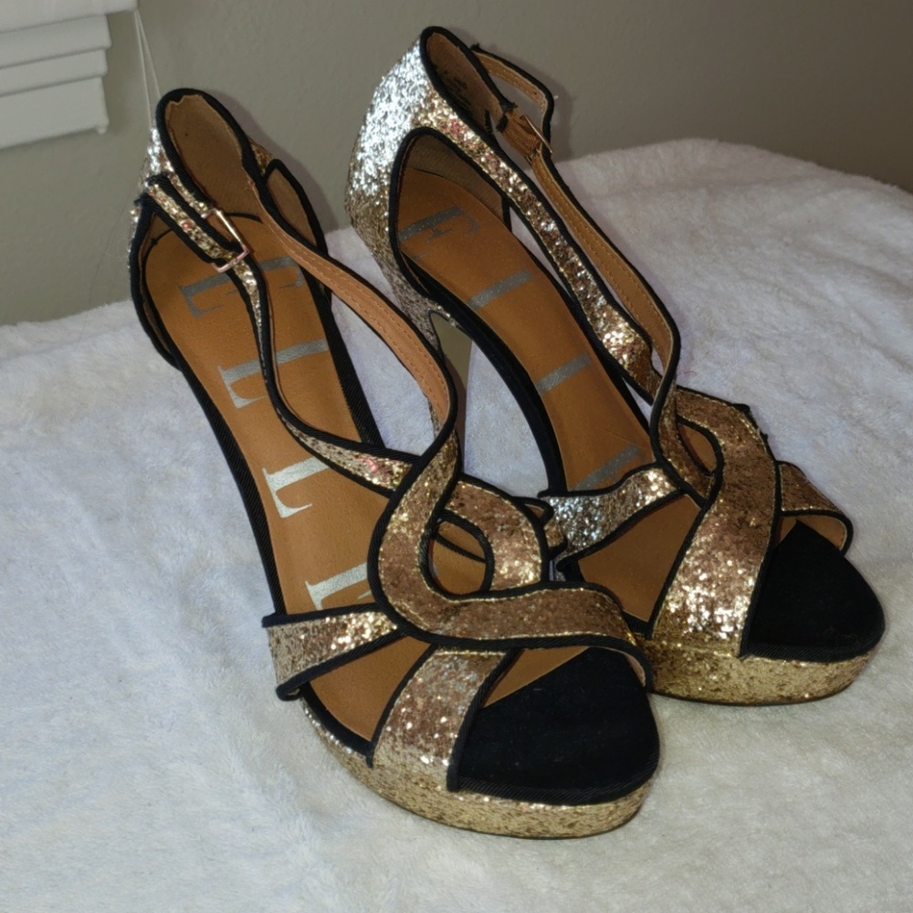 Sparkly Gold Pumps